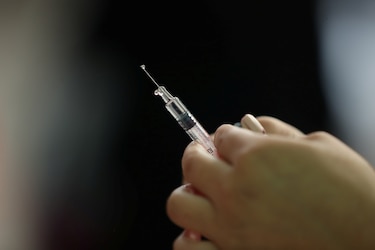 Vacuna de Johnson & Johnson contra Covid-19 da resultado en monos con una dosis
