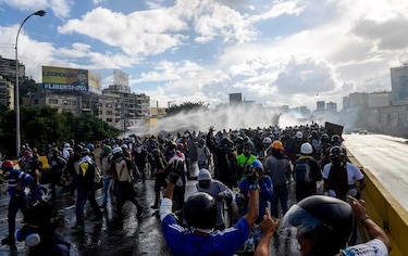 Nicolás Maduro denunciará ante el papa Francisco 'uso de niños' en actos violentos en Venezuela