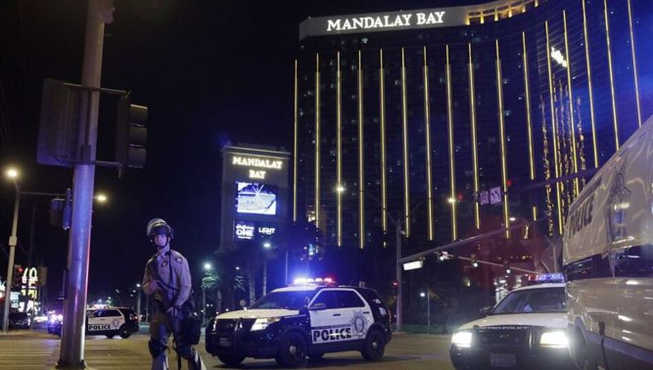 Agresor de Las Vegas disparó a un guardia y luego a la multitud