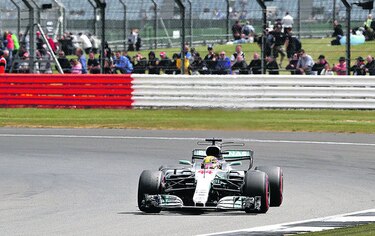 Los Mercedes dominaron