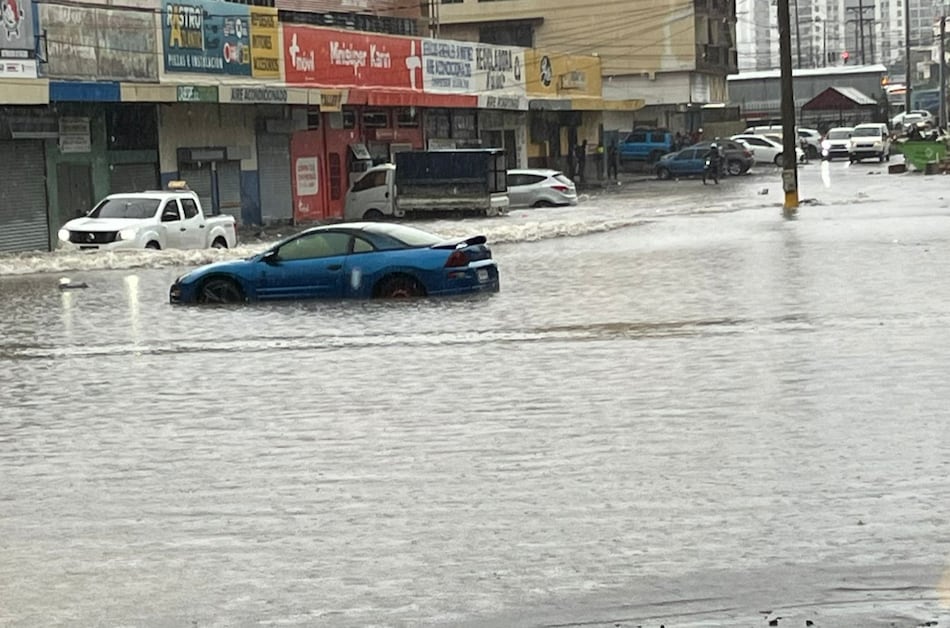 Lluvias causan afectaciones en varios sectores de la ciudad capital