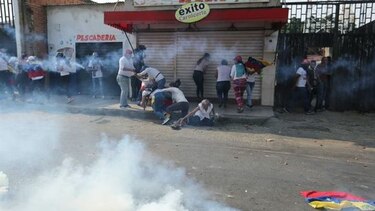 'Ayuda humanitaria va camino a Venezuela', afirma Juan Guaidó