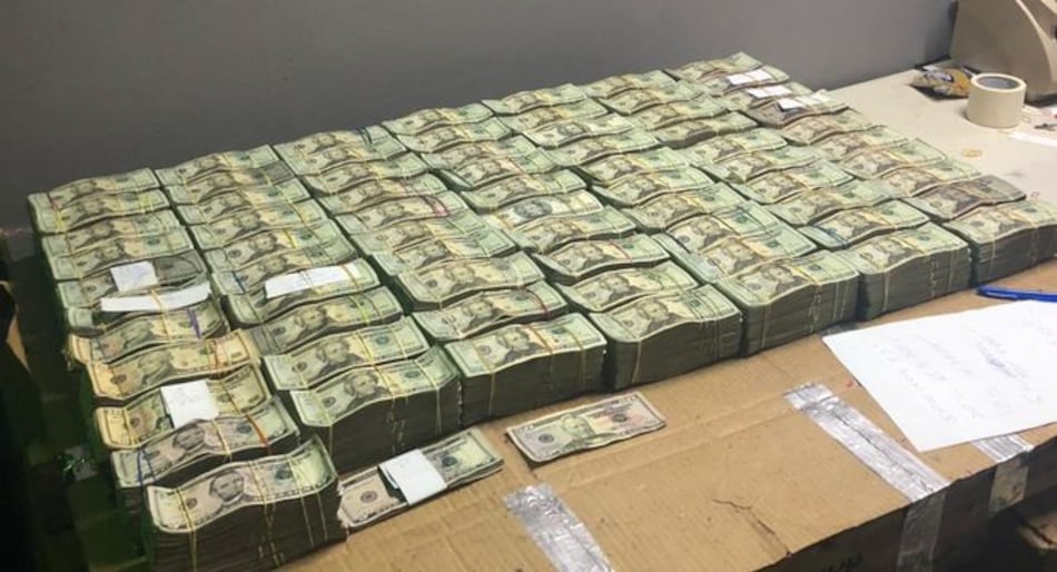 Detectan más de un millón de dólares ocultos dentro de velas