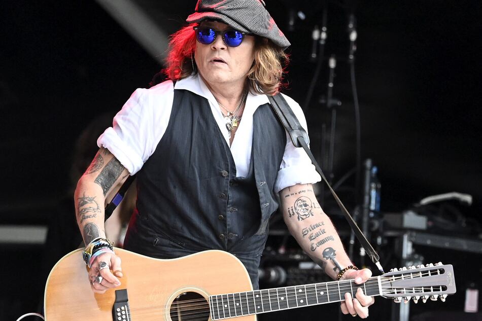 Johnny Depp se repone tras su juicio y lanza álbum junto al británico Jeff Beck