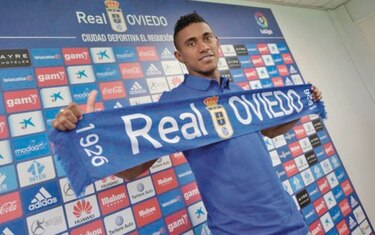 Dos goles del panameño Edgar Bárcenas con el Real Oviedo