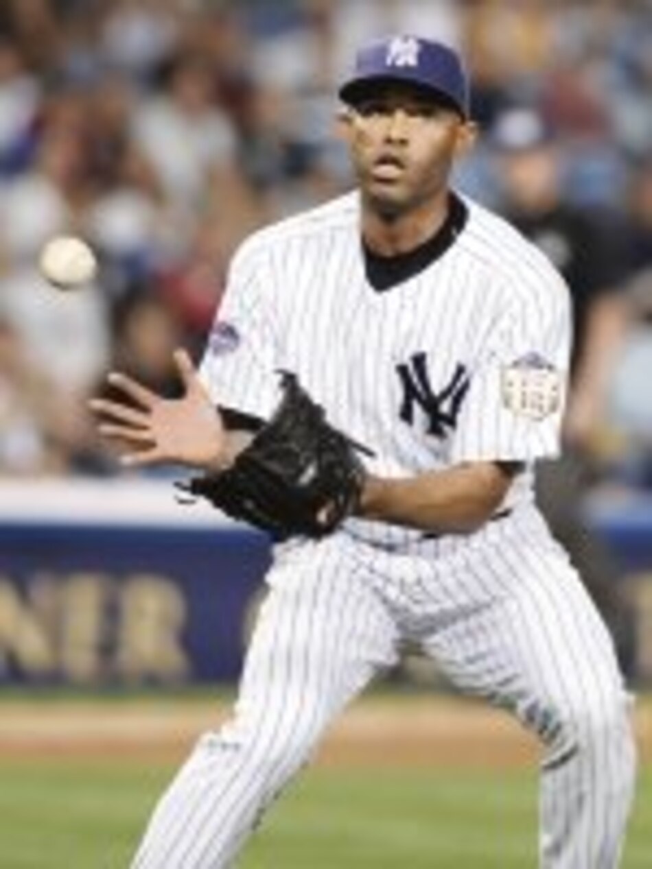 Mariano Rivera alcanza a Lee Smith