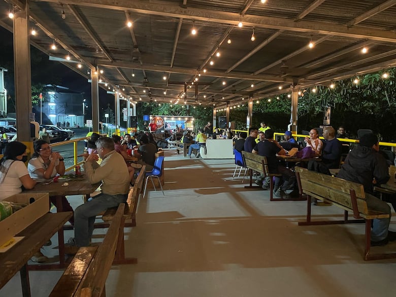 Desempleo e incertidumbre entre proveedores de la mina