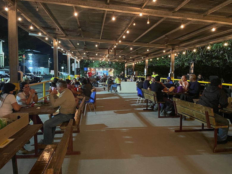 Desempleo e incertidumbre entre proveedores de la mina