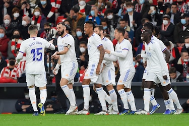 Real Madrid se lleva la victoria en Bilbao por 2-1 con doblete de Karim Benzema