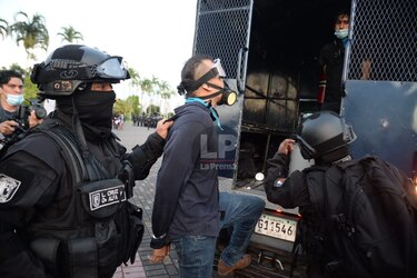 Una intolerable brutalidad policial