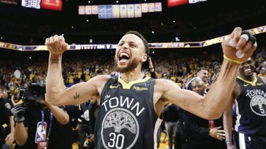 Curry anota, Iguodala defiende y Warriors se van arriba 2-0 ante Blazers