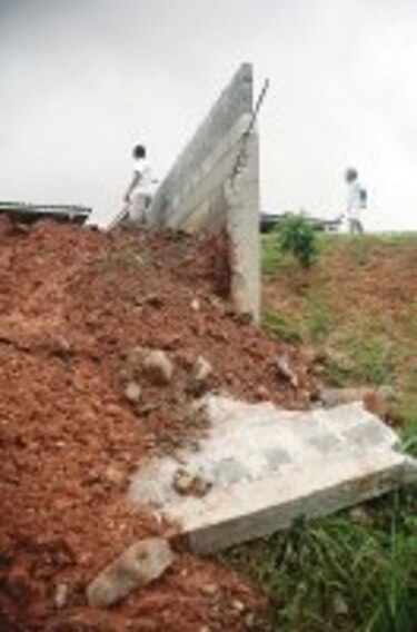 Vecinos de Altos de las Praderas temen por sus casas