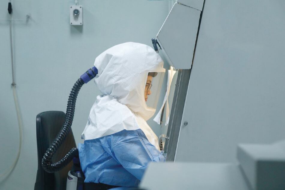 Gorgas estudia posibles casos con la variante de Sudáfrica