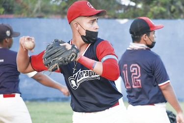 La preselección de la ‘Tribu’ juvenil cuenta con 31 peloteros