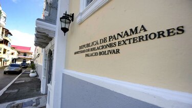 Dos empresas compiten en licitación de monumento a las víctimas de la dictadura