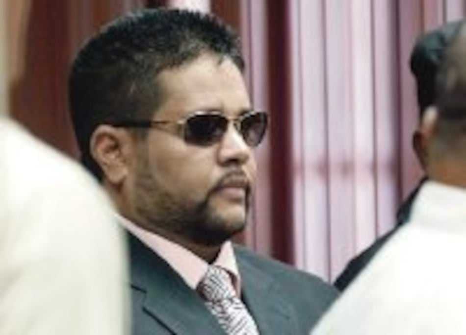 Absuelven a David Viteri de cargos