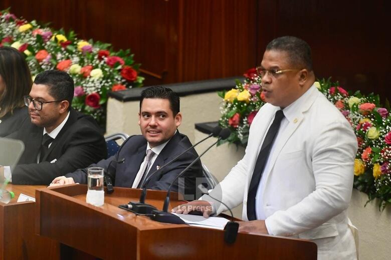 Minuto a Minuto: Jaime Vargas, nuevo presidente de la Asamblea, pide a sus colegas dejar atrás las ‘luchas estériles’