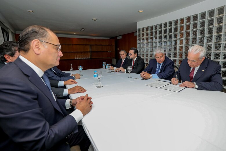 Anuncian el retorno de Chiquita a Panamá; Gobierno firmó memorando de entendimiento con la bananera