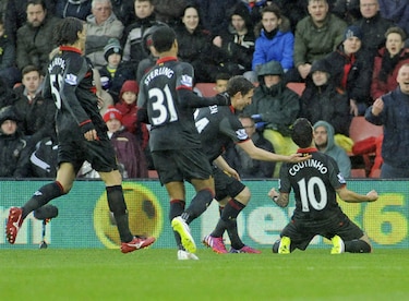 El Liverpool prosigue su escalada; el Tottenham salva un punto