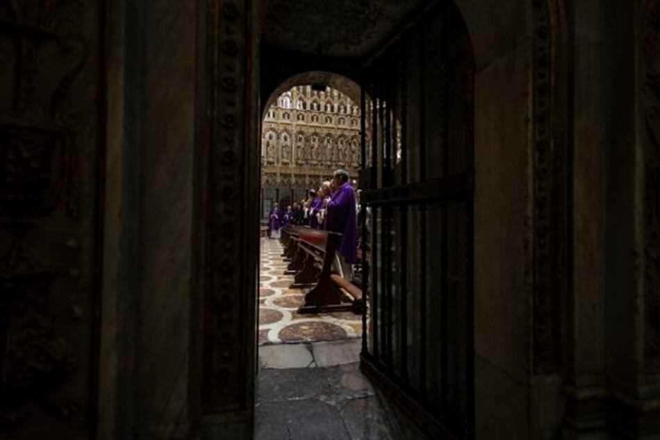 Recuerdan a Benedicto XVI en la Sagrada Familia de Barcelona, que él consagró