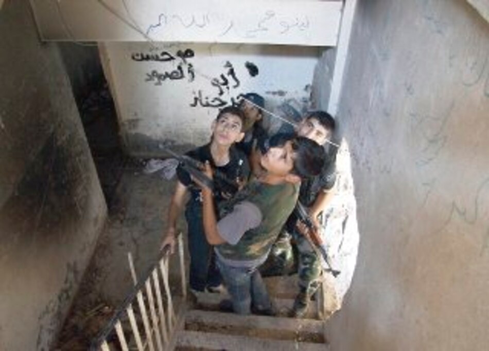 Ola de refugiados huye hacia Irak