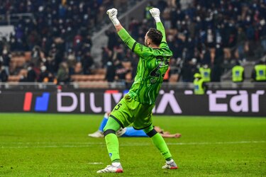 El Milan cae ante el Nápoles, el Inter de Milán campeón de otoño