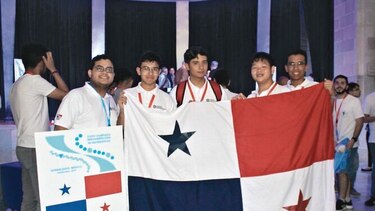 Panameños destacan en olimpiada de matemáticas