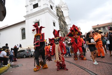 Legado cultural: Festival Nacional de Diablos en la Plaza de la Independencia