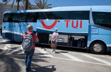 España plantea mantener cuarentena para británicos si Reino Unido extiende restricciones