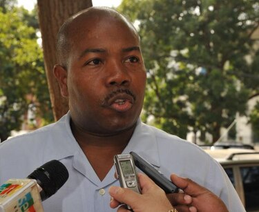 Frente Pro Democracia lamenta situación crítica de la salud en el país