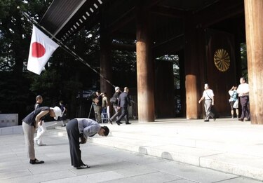 Bieber se disculpa tras visitar polémico santuario japonés de Yasakuni