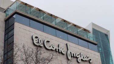 Anuncian plan de salidas voluntarias en El Corte Inglés