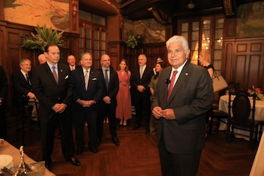 Encuentro en Panamá reúne a Mulino, expresidentes latinoamericanos y a la hija de María Corina Machado