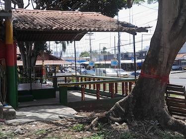 Ampliación de la Vía España: más de 600 locales comerciales enfrentan desalojo