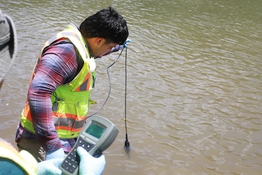 Río Pacora: identifican porquerizas y plantas sin permiso que contaminan el agua