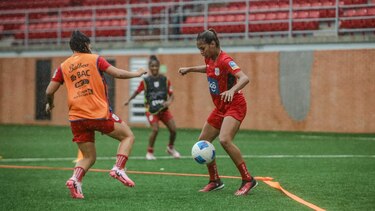  Emily Cedeño está feliz de volver a la selección después de recuperarse de su lesión