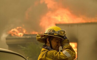 Incendio forestal en el norte de California aumenta de tamaño