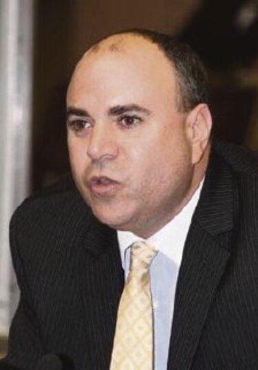 Diputado demanda y Sertracen responde