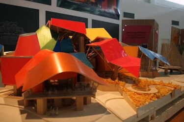 Martinelli anunció que Biomuseo panameño diseñado por Gehry abre en mayo