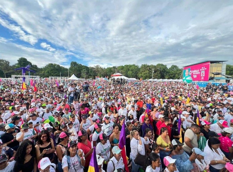 ‘Gobernaremos igual para todos’; Rómulo Roux desde el interior del país