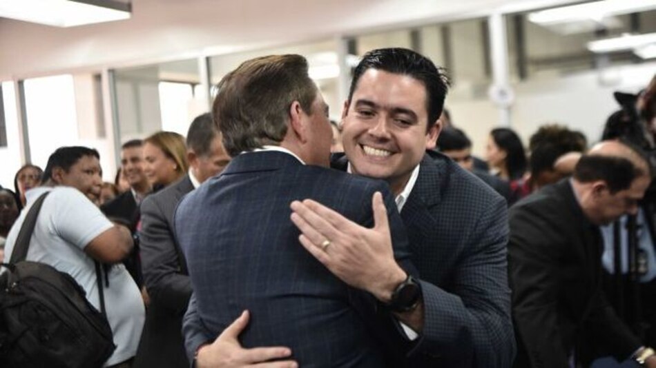 Laurentino Cortizo oficializa a José Gabriel Carrizo ante el Tribunal Electoral