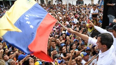Guaidó advierte a militares que la espera por su apoyo no será 'eterna'