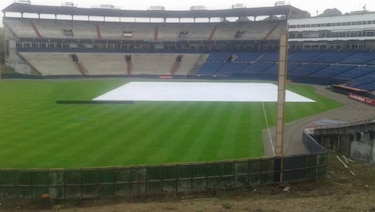 Colocan lona para proteger terreno del Rod Carew