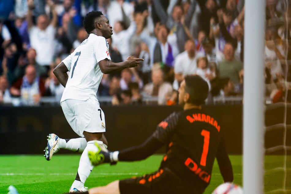 Vinícius sufre una lesión muscular y será baja para Liverpool