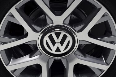Volkswagen llama a revisión 92 mil vehículos en EU
