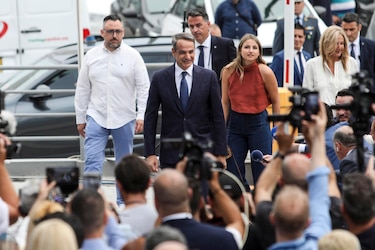 El escrutinio parcial confirma la amplia victoria del conservador Mitsotakis en Grecia