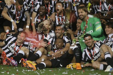 Juventus conquista su décima Copa y aspira al triplete