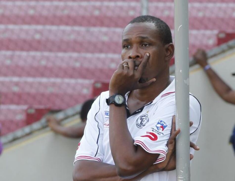 Fútbol Concacaf: Tauro pierde en casa y Palma presenta su renuncia