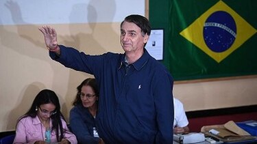Bolsonaro encabeza primeros resultados en Brasil