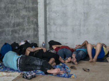 Desánimo y desesperación se apodera de cubanos que aguardan en Costa Rica